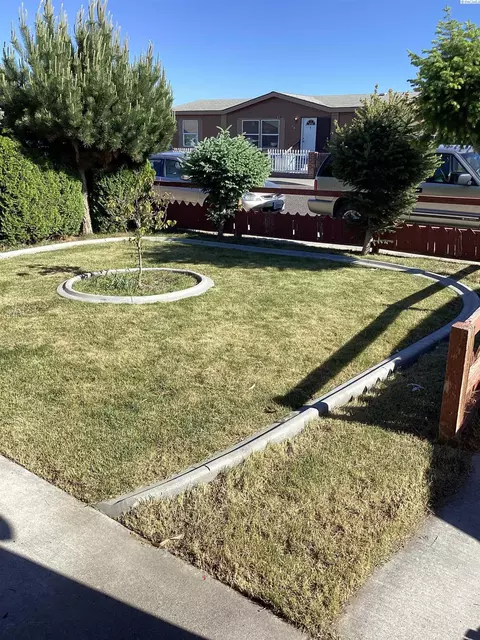 2407 E George St, Pasco, WA 99301 photo 4