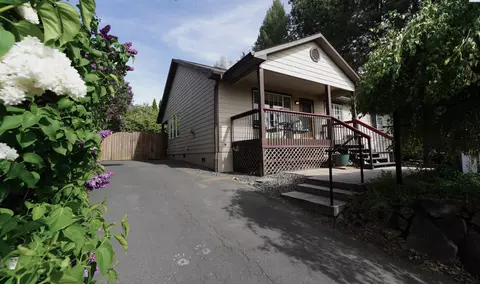 1120 SE Thompson St, Pullman, WA 99163 photo 2
