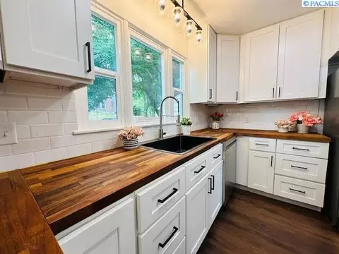 1035 NW Fisk St, Pullman, WA 99163 photo 5