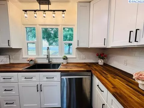 1035 NW Fisk St, Pullman, WA 99163 photo 9