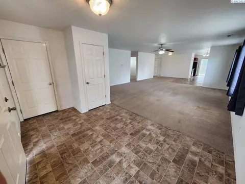 1335 SW Lost Trail Dr, Pullman, WA 99163 photo 4