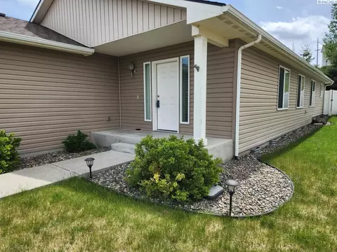 1335 SW Lost Trail Dr, Pullman, WA 99163 photo 2