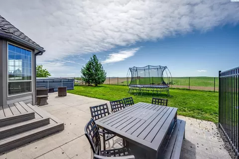 325 SW Prairie Ct, Pullman, WA 99163 photo 2