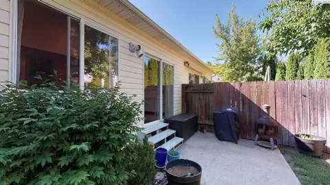 Exterior - 294 NW Clay Ct, Pullman, WA 99163 photo 2 of 4