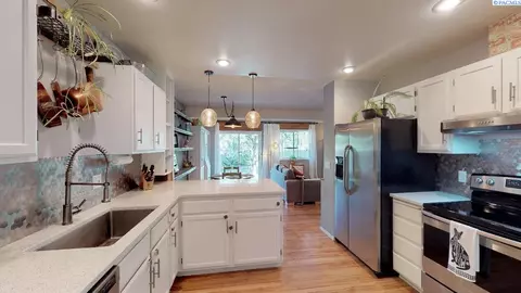 Kitchen - 294 NW Clay Ct, Pullman, WA 99163 photo 1 of 3