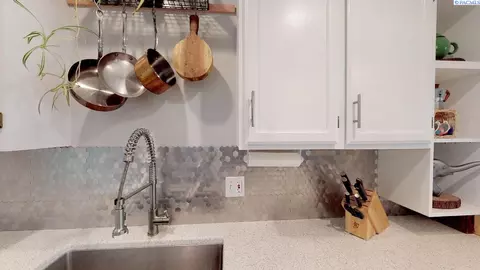 Kitchen - 294 NW Clay Ct, Pullman, WA 99163 photo 2 of 3