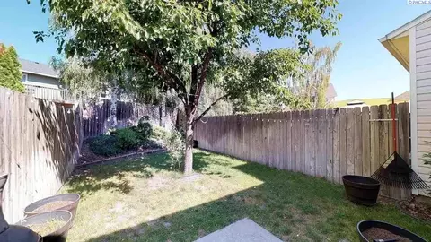 Exterior - 294 NW Clay Ct, Pullman, WA 99163 photo 3 of 4