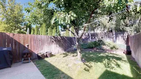 Exterior - 294 NW Clay Ct, Pullman, WA 99163 photo 4 of 4