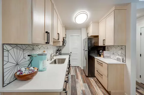 Kitchen - 1645 NE Merman Dr #A102, Pullman, WA 99163 photo 1 of 3
