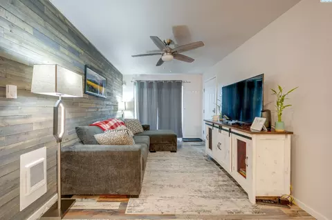 Living - 1645 NE Merman Dr #A102, Pullman, WA 99163 photo 1 of 3