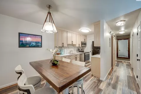 Dining - 1645 NE Merman Dr #A102, Pullman, WA 99163 photo 2 of 3