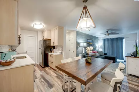 Dining - 1645 NE Merman Dr #A102, Pullman, WA 99163 photo 1 of 3