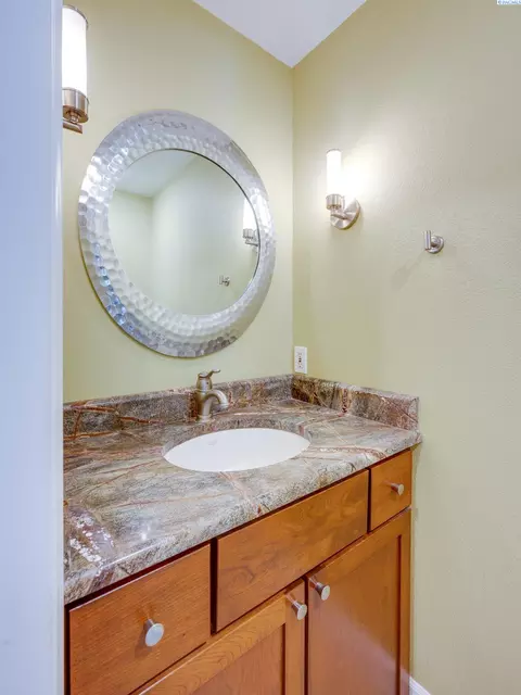 1025 SE Kamiaken, Pullman, WA 99163 photo 34