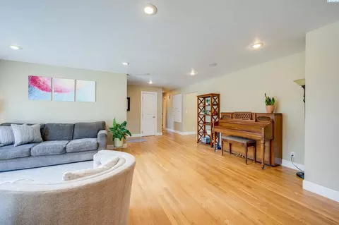 1025 SE Kamiaken, Pullman, WA 99163 photo 9