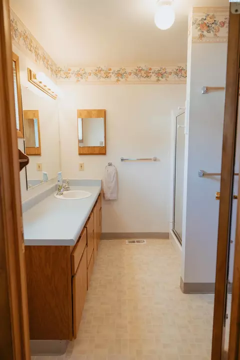306 E Poplar St, Colfax, WA 99111 photo 12