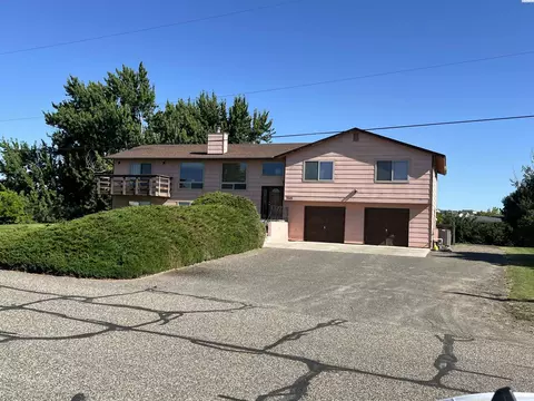 5305 W Livingston Rd, Pasco, WA 99301 photo 2