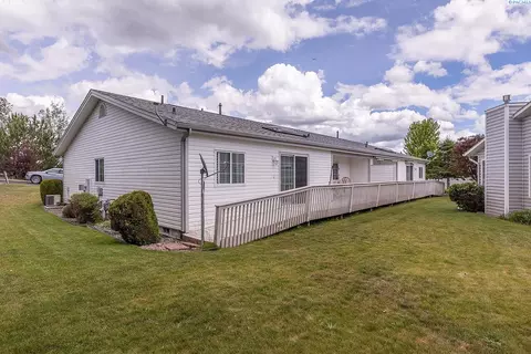 Exterior - 1523 SE Footloose Dr, Pullman, WA 99163 photo 2 of 5
