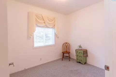 Bedroom - 1523 SE Footloose Dr, Pullman, WA 99163 photo 1 of 5