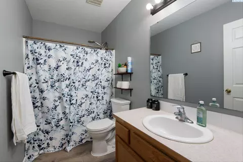 1203 N Beech Ave, Pasco, WA 99301 photo 17