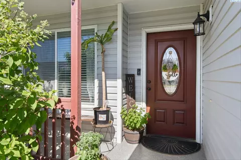 1203 N Beech Ave, Pasco, WA 99301 photo 3