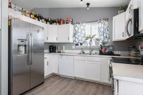1203 N Beech Ave, Pasco, WA 99301 photo 11