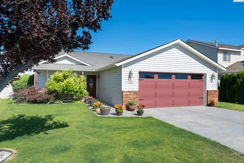 1203 N Beech Ave, Pasco, WA 99301 photo 2