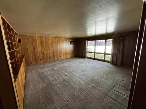 Living - 720 SE Kamiaken St, Pullman, WA 99163 photo 4 of 5
