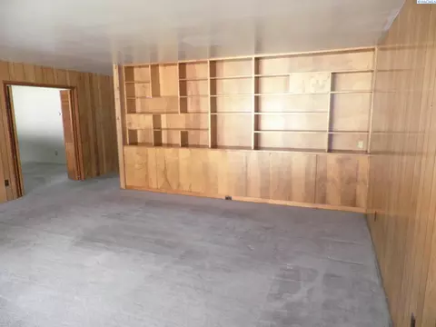 Living - 720 SE Kamiaken St, Pullman, WA 99163 photo 5 of 5