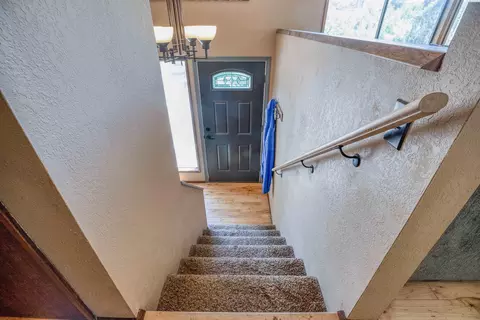 Entry Way - 1552 NW Leland Dr, Pullman, WA 99163 photo 4 of 5