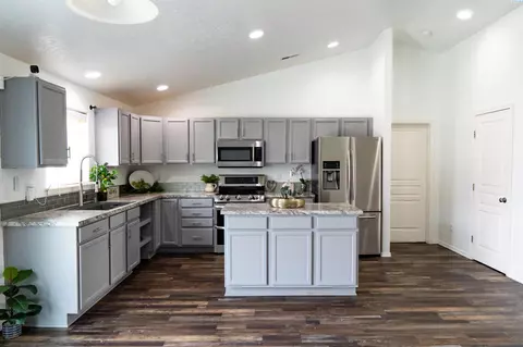 6008 Robert Wayne, Pasco, WA 99301 photo 4