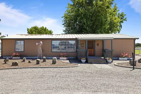 196903 E 3rd Ave, Kennewick, WA 99337 photo 2