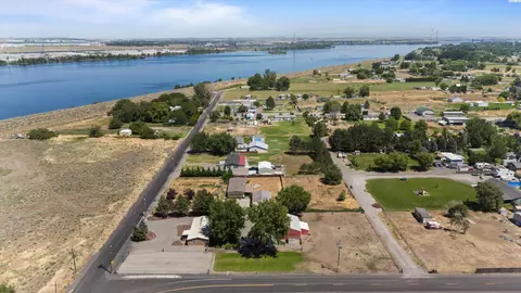 196903 E 3rd Ave, Kennewick, WA 99337 photo 4