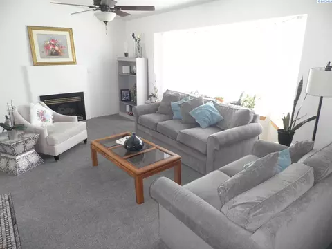 210 NW Brandon St, Pullman, WA 99163 photo 2