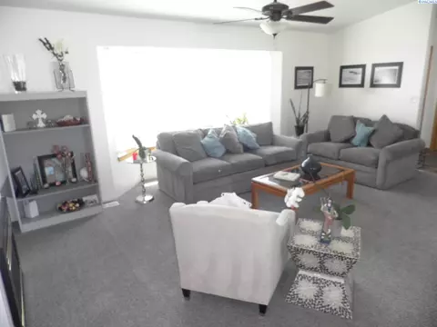 210 NW Brandon St, Pullman, WA 99163 photo 3