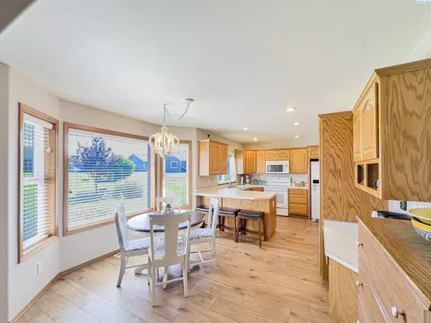 307 Sun Willows Blvd, Pasco, WA 99301 photo 2