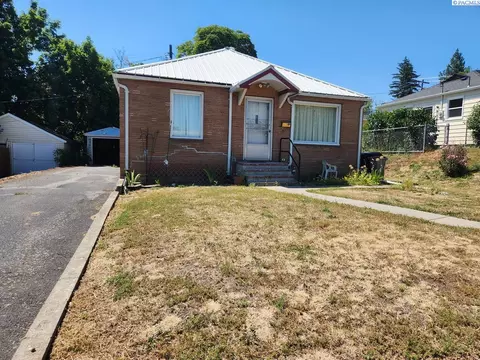 745 NW Charlotte St, Pullman, WA 99163 photo 1
