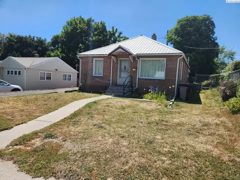 745 NW Charlotte St, Pullman, WA 99163 photo 2
