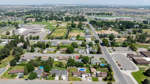 View/Area - 8412 Franklin Rd, Pasco, WA 99301 photo 2 of 4