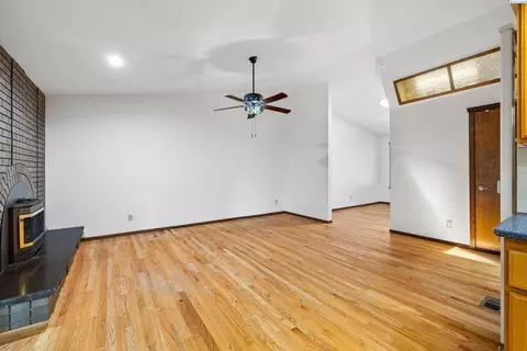 Living - 8412 Franklin Rd, Pasco, WA 99301 photo 4 of 6