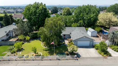 View/Area - 8412 Franklin Rd, Pasco, WA 99301 photo 1 of 4