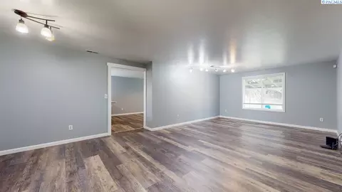 6115 Dodger Dr, Pasco, WA 99301 photo 3
