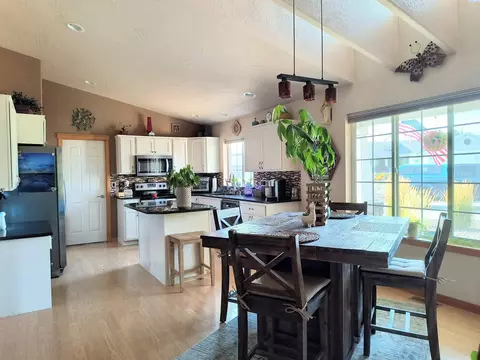 6700 Buttercreek Ct, Pasco, WA 99301 photo 4