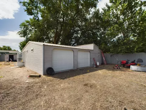 Exterior - 414 Ringhoff Rd, Burbank, WA 99323 photo 15 of 18
