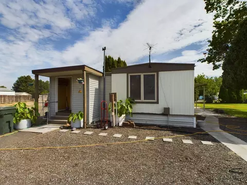 Exterior - 414 Ringhoff Rd, Burbank, WA 99323 photo 7 of 18