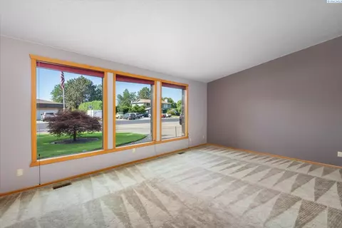 8505 Franklin Rd, Pasco, WA 99301 photo 9