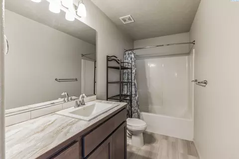 488 E 34th Ct, Kennewick, WA 99337 photo 15