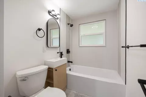 1817 N 10th Ave, Pasco, WA 99301 photo 9