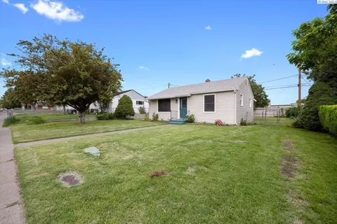 1817 N 10th Ave, Pasco, WA 99301 photo 2