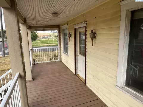 100 Margin St, Endicott, WA 99125 photo 2