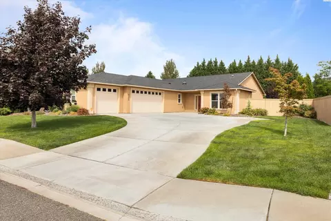 4705 Cathedral Dr, Pasco, WA 99301 photo 2